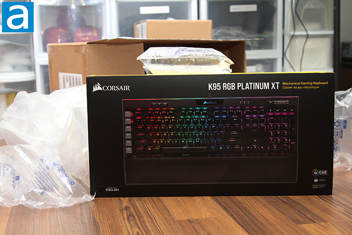 Teclado Corsair K95 RGB Platinum XT Cherry MX –