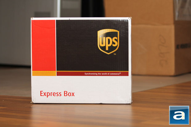 T me ups boxing. Ups Express. Ups Box. Ups курьер. Курьерские боксы.